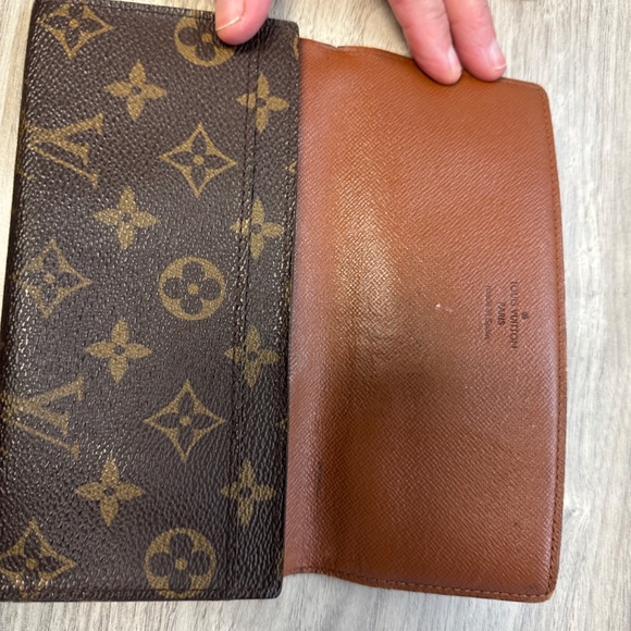 Authentic Louis Vuitton wallet in monogram canvas - Picture 3 of 9